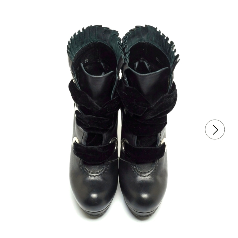 Alexander McQueen | Lace-Up Platform Boots - Picture 2 of 9